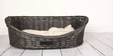 How Can You Choose the Right Outdoor Bed for Your Pet?